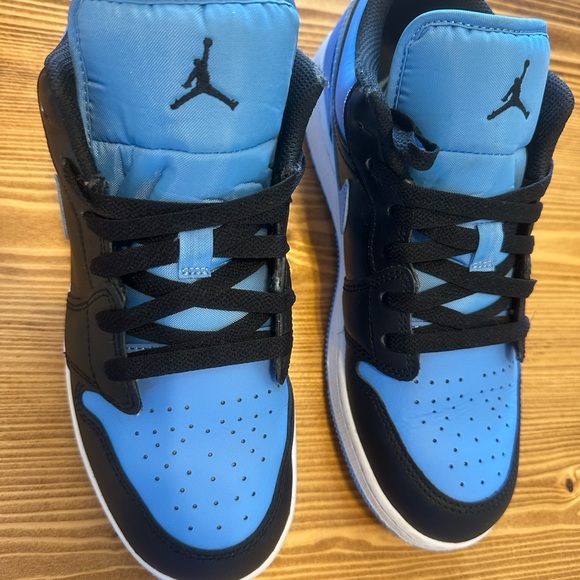 Jordan 1 Low - Picture 3 of 9